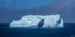 Cape-Spear-iceberg-20140602-274